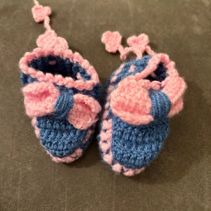 Stickade skor  - Bebis stickade skor