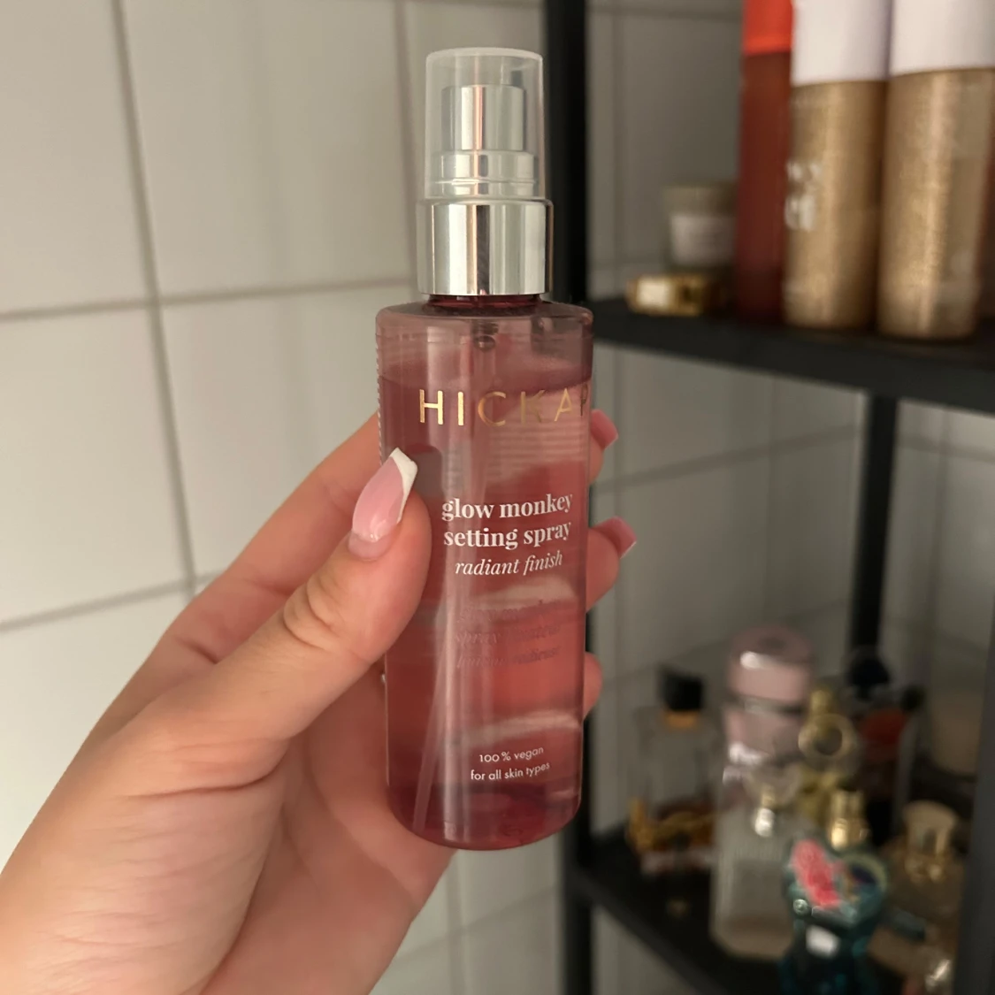 Hickap Glow Monkey Setting Spray - 1