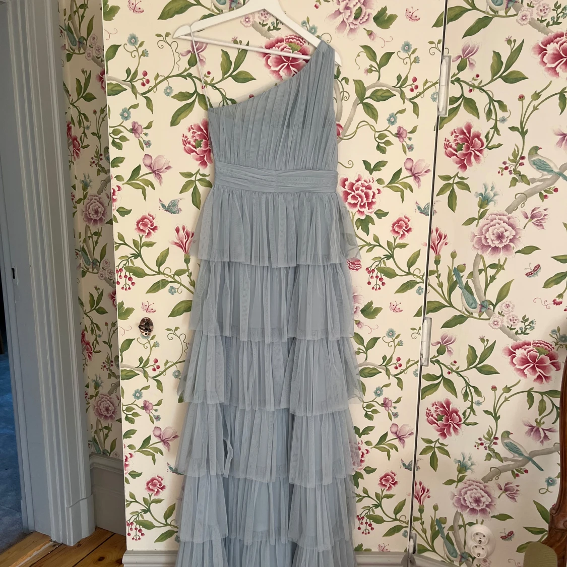 Ljusblå långklänning från BEAUUT