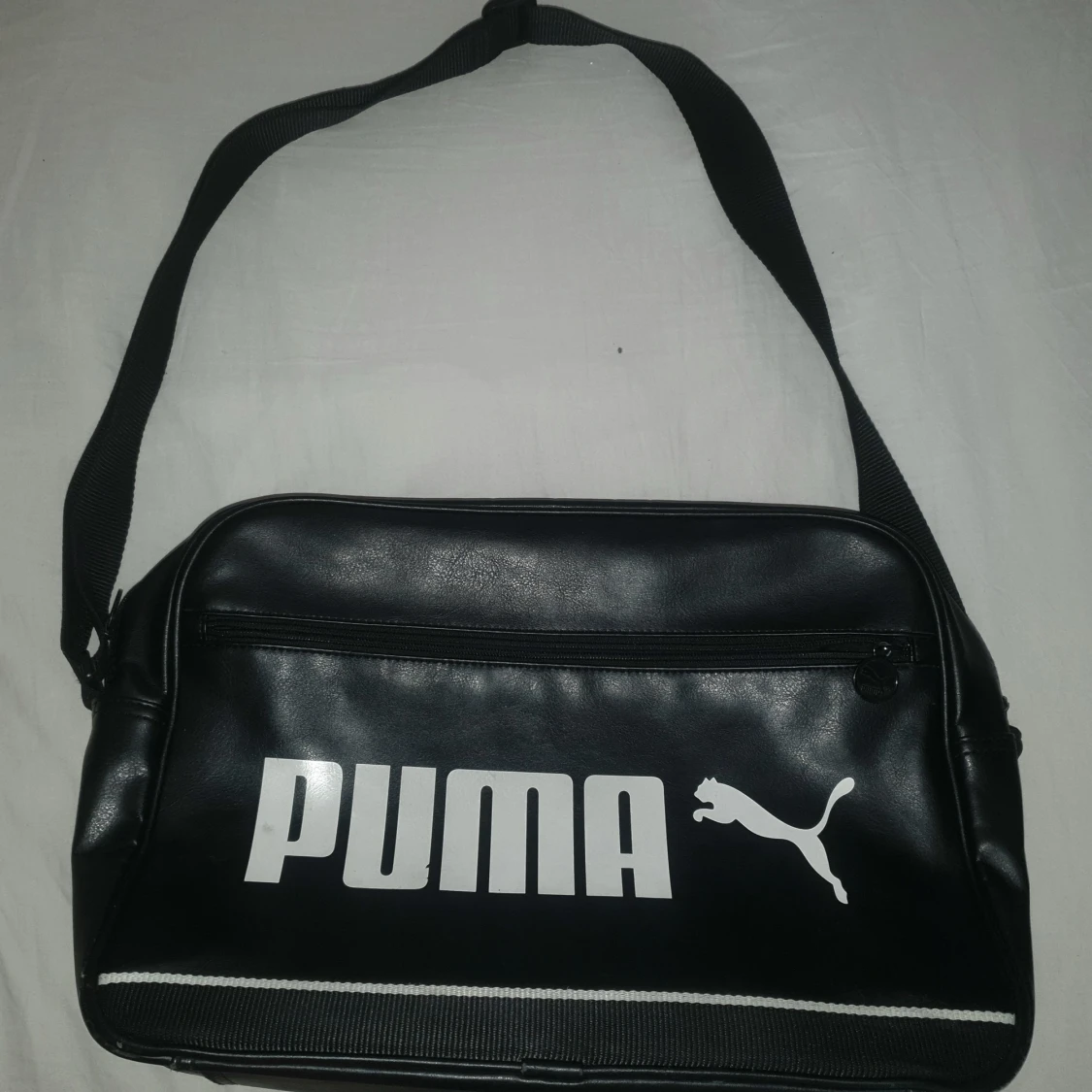 Svart gymväska från Puma