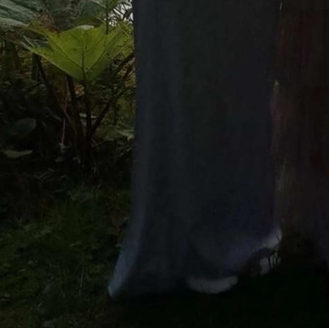 Ljusblå satinklänning med öppen rygg - 3