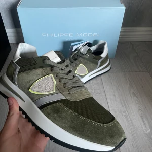 Philippe model trainers - Philippe model trainers | Skick 10/10 (Helt Nya) | Storlek 40 (Sitter stort) | Nypris: 4000 | Fraktar spårbart via PostNord eller Instabox | Tveka inte på att höra av er ✅