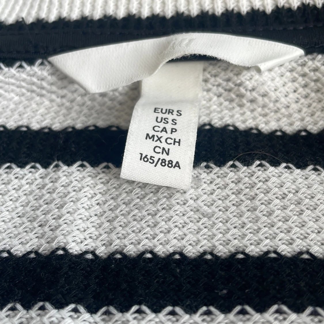 Randig stickad tröja - 2