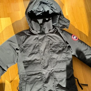 Svart dunjacka Canada Goose - Äkta Canada Goose jacka. Kvitto finns 