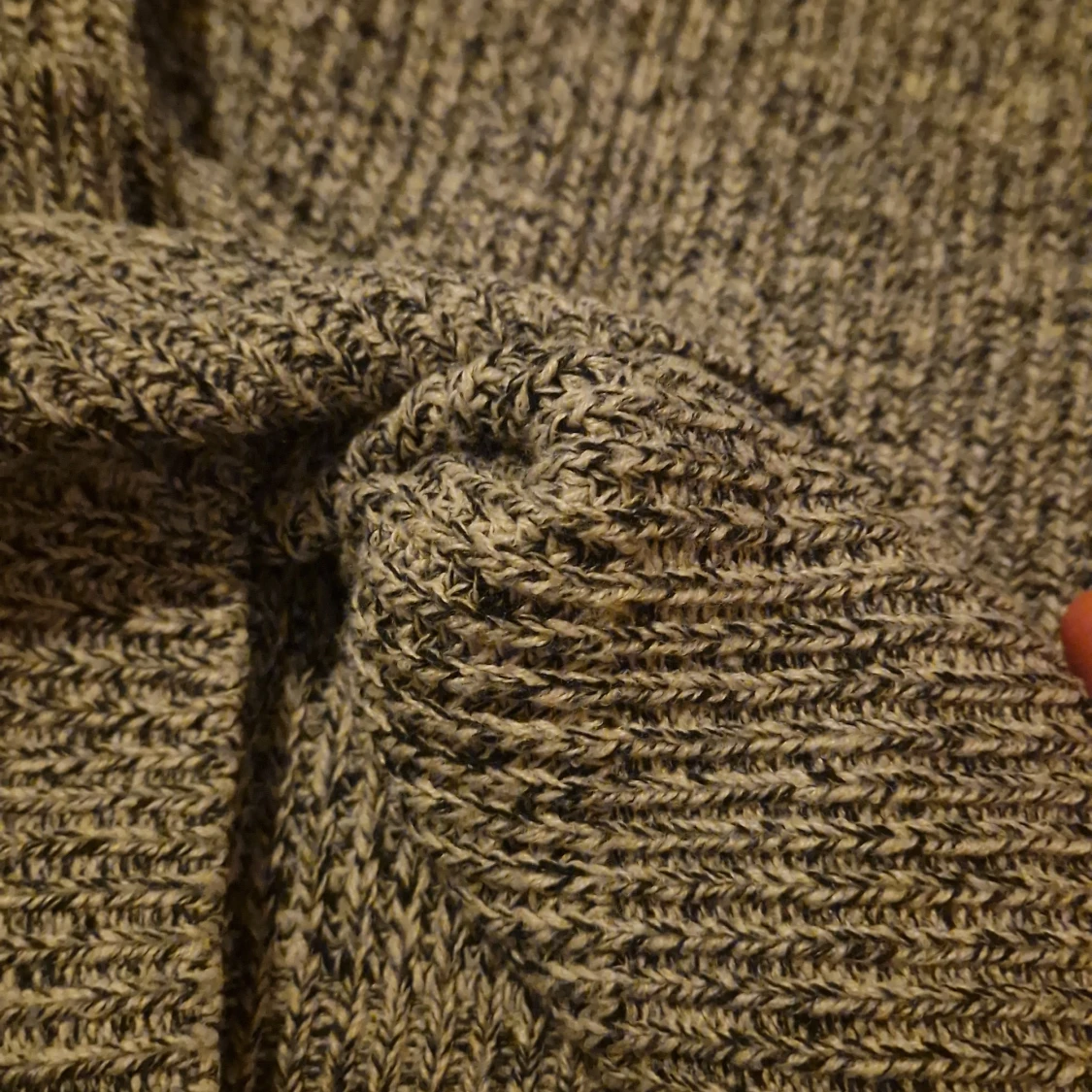 Gråmelerad stickad tröja - 1