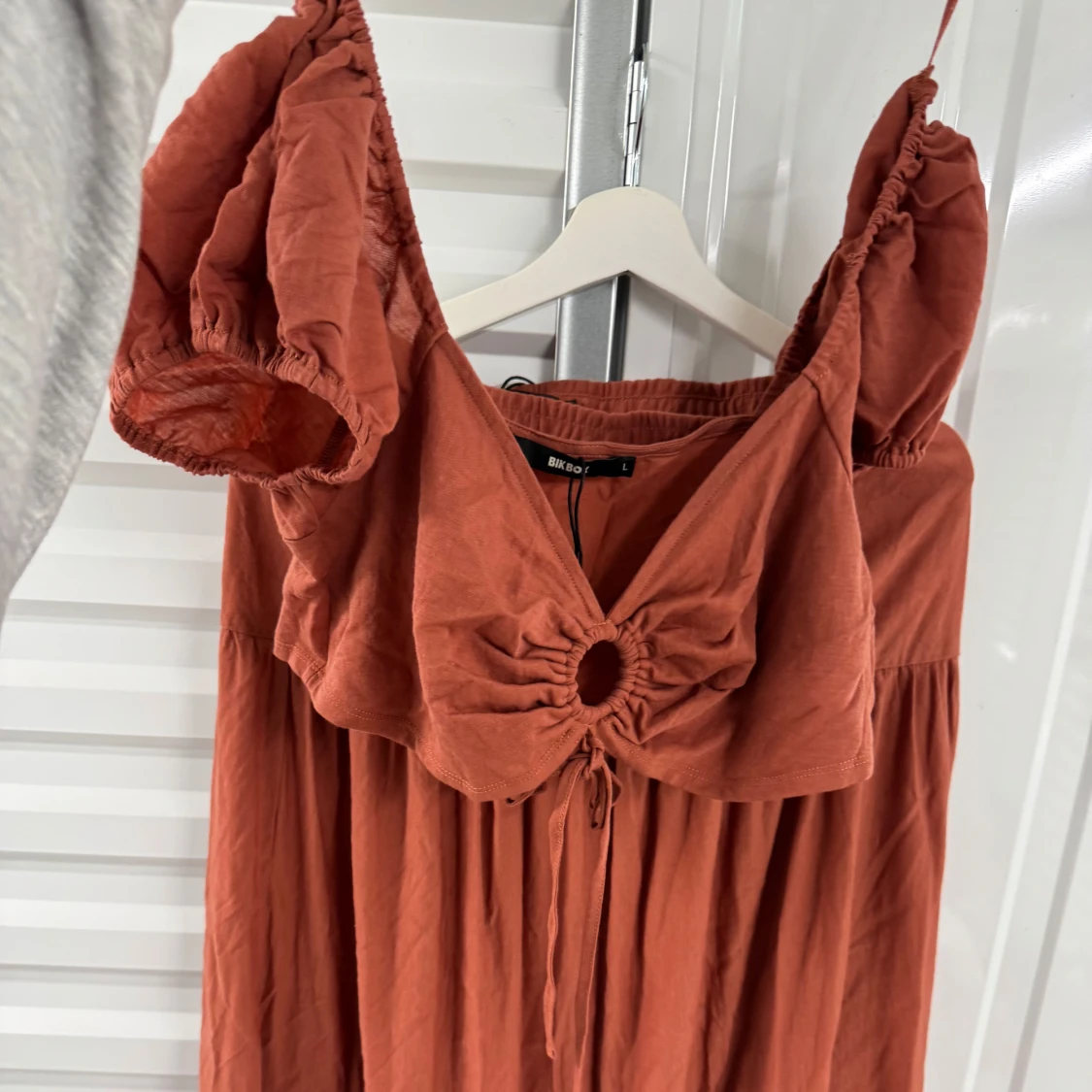 Rostbrun kjol med matchande topp från Bik Bok - 2
