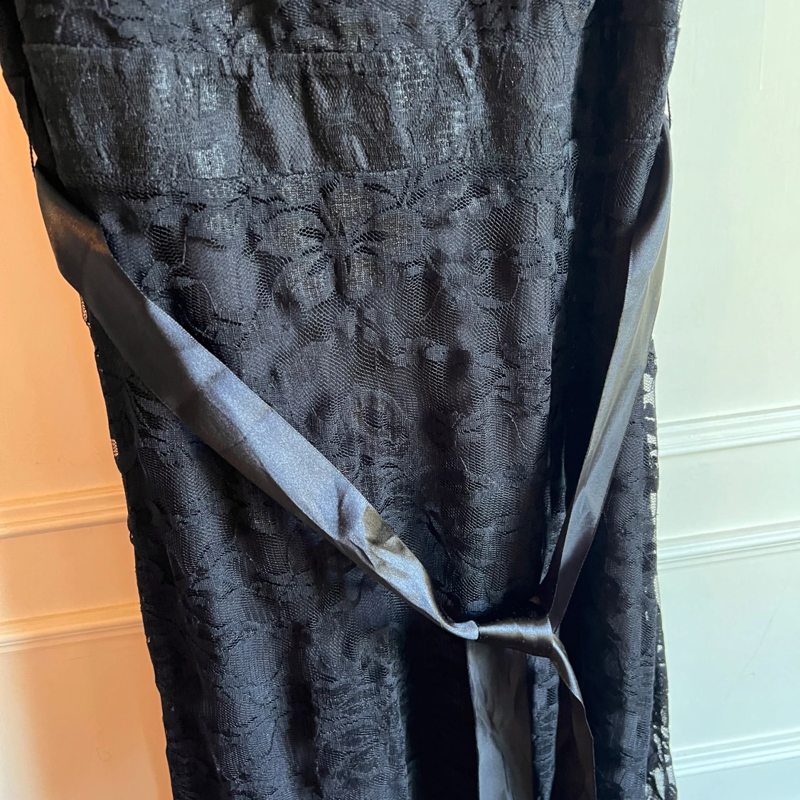 Svart spetsklänning från Oneness - 1