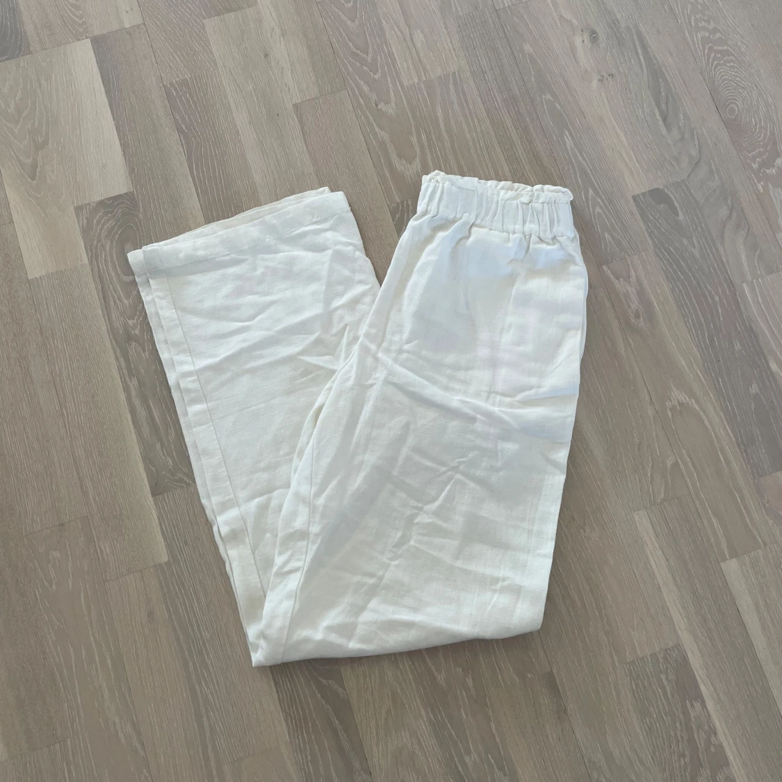 Vita linnebyxor från Vila