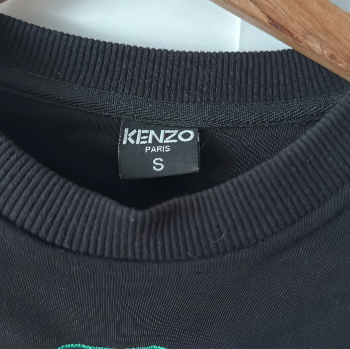 Svart Kenzo sweatshirt med tigerbrodyr - 1