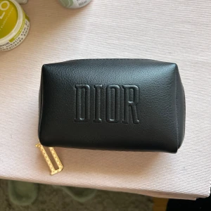 Dior Necessär   - Necessär från dior, knappt använd