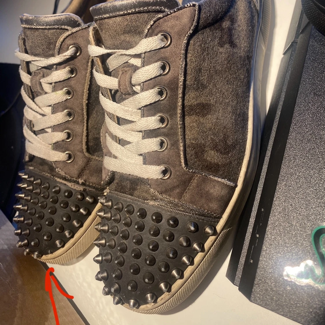 Christian Louboutin  - 4