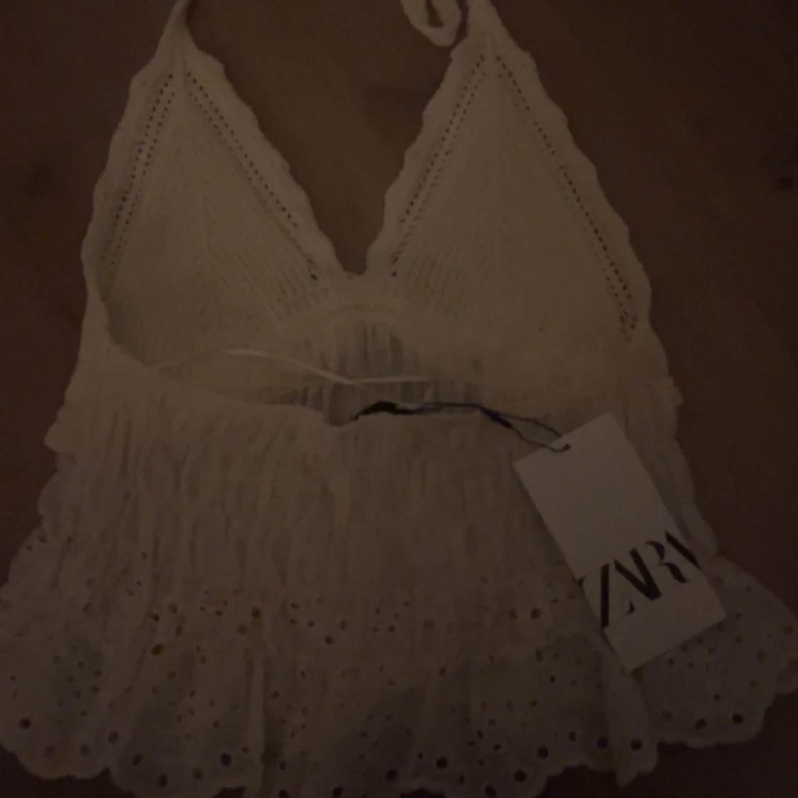 Vit spetsig linnetopp från Zara XS - 1