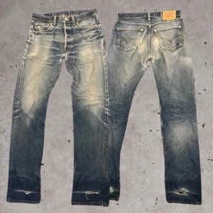 Vintage Levis - 501 - Sköna vintage Levis jeans, jeansen sitter regular/straight. Storleken är W33 L34. Jeansen är nyskick och sällsynta. Priset är 1099. Hör av er vid yttligare frågor och funderingar.