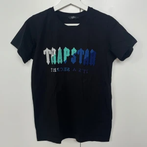 Trapstar tshirt - Svart Trapstar tshirt i strl S