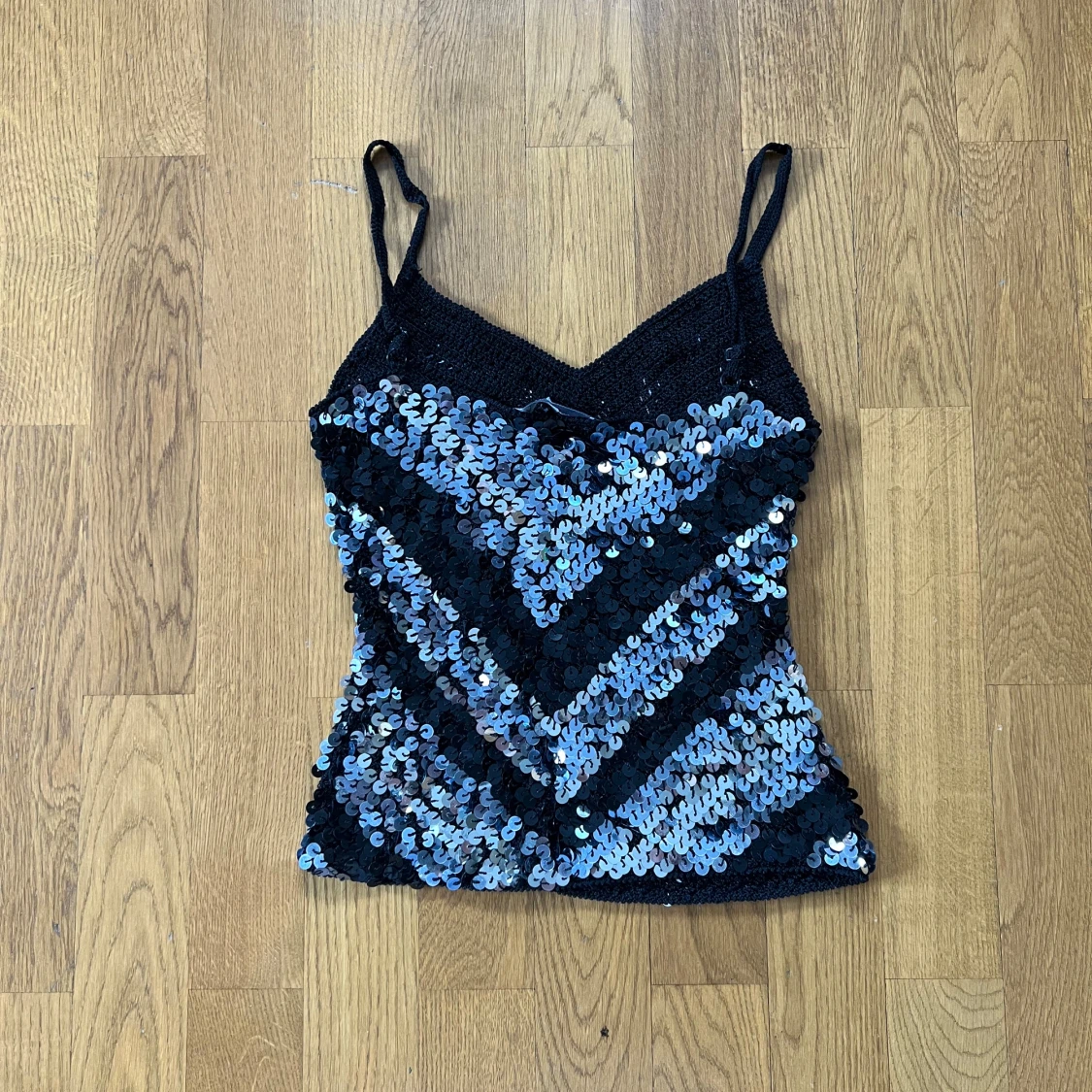 Glittrig paljettopp från Nutshell - 1