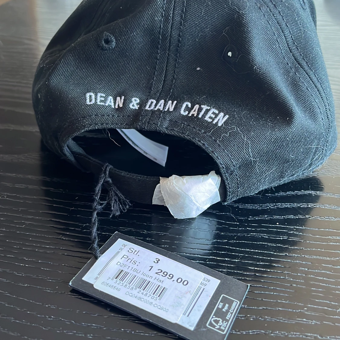 Svart keps från Dsquared2 - 1