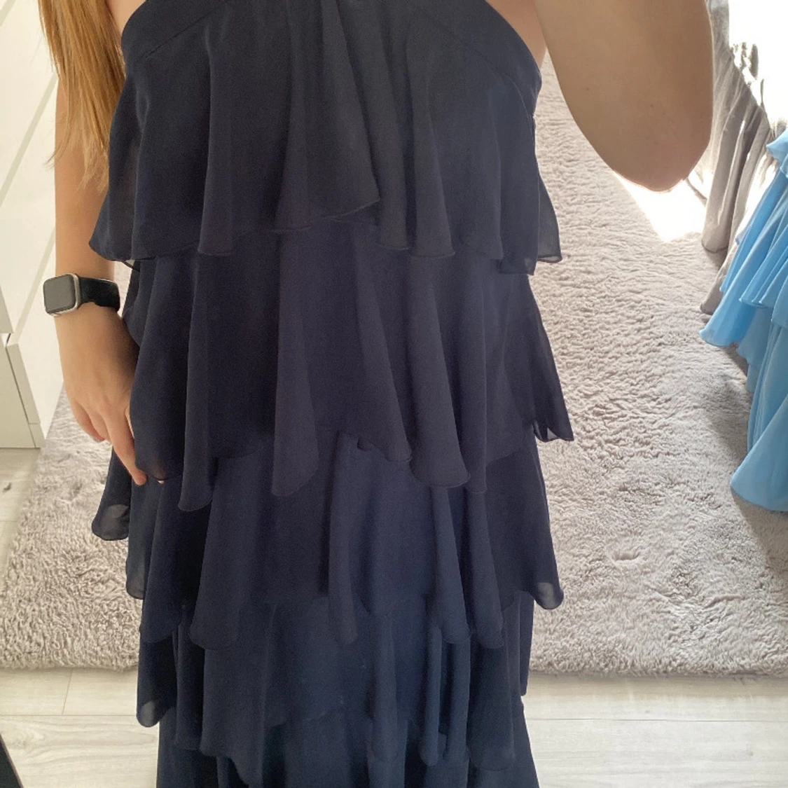 Mörkblå balklänning från Vero Moda