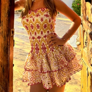 Sommarklänning - Säljer dena supersnygga somriga kortklänning❤️❤️