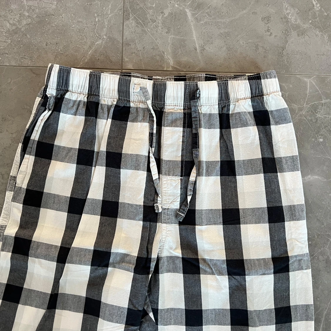 Rutiga pyjamasbyxor - 1