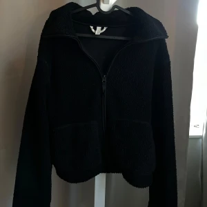 TEDDYJACKA!❣️ - Jättefin teddyjacka från HM- stl S! Skön och sparsamt använd!❤️ köparen står för frakt🚚❣️