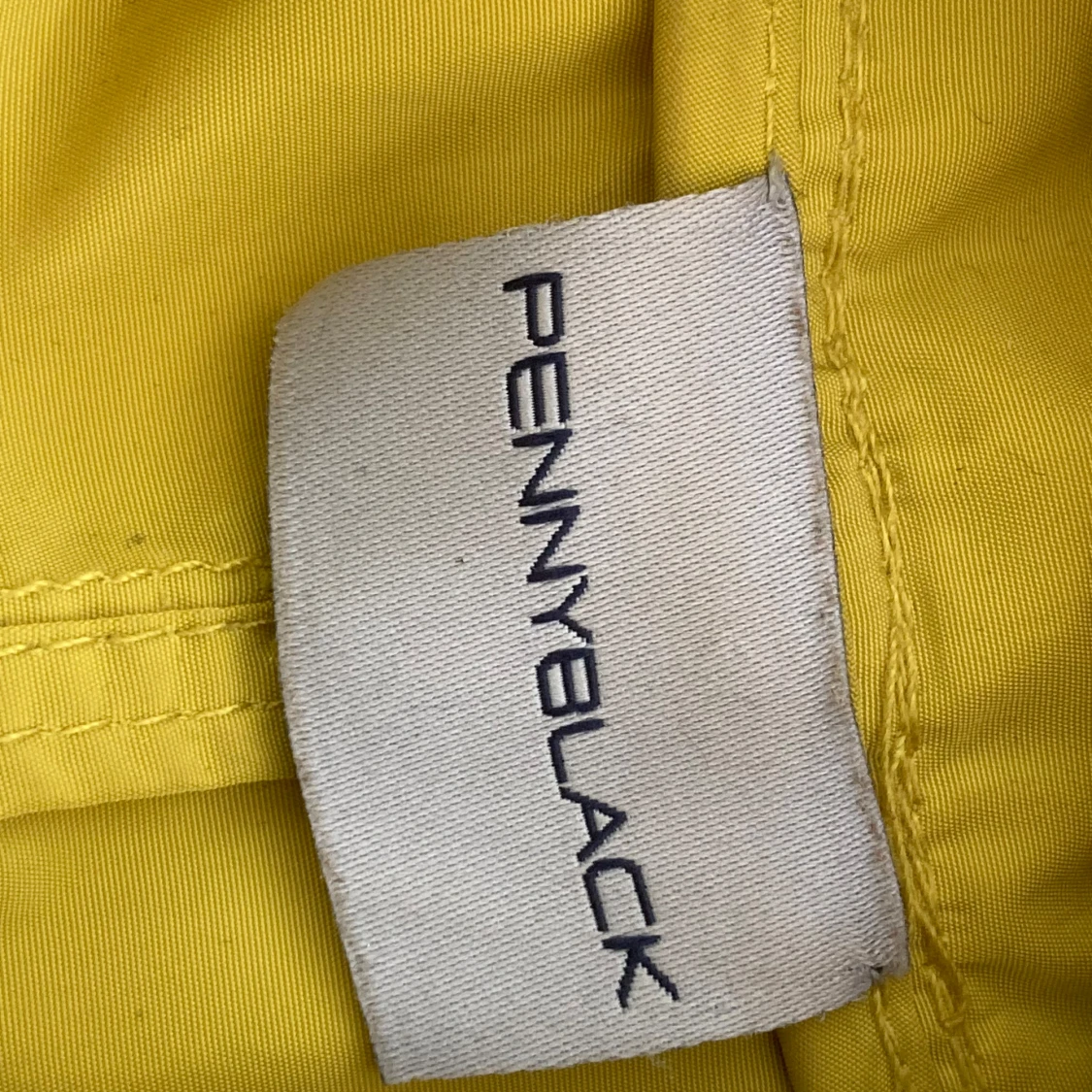 Gul trenchcoat från PennyBlack.size 36 - 3