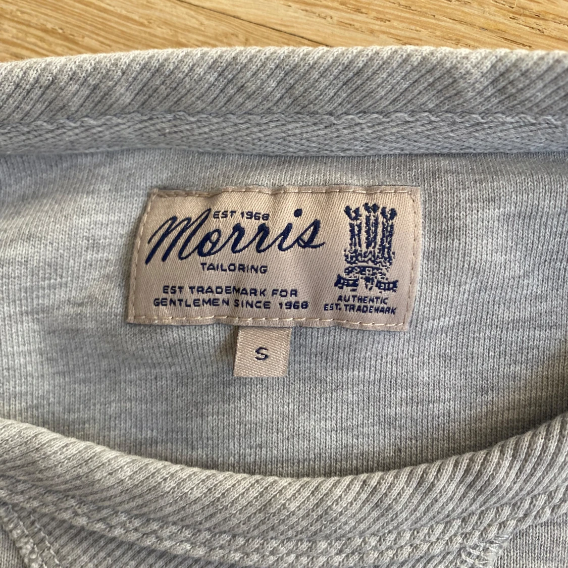 Grå sweatshirt från Morris - 1