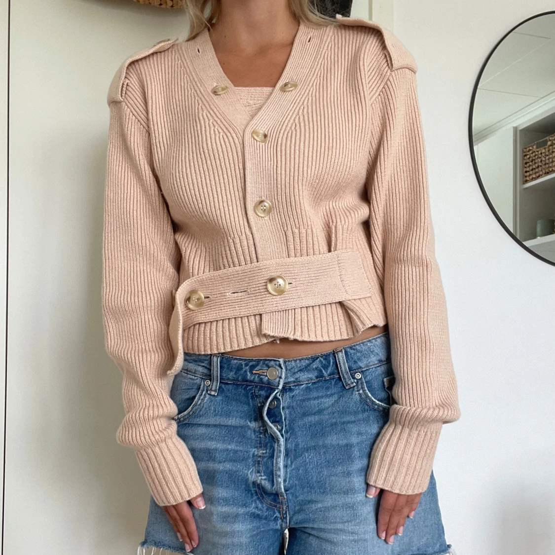 Beige ribbad kofta med bälte - 1