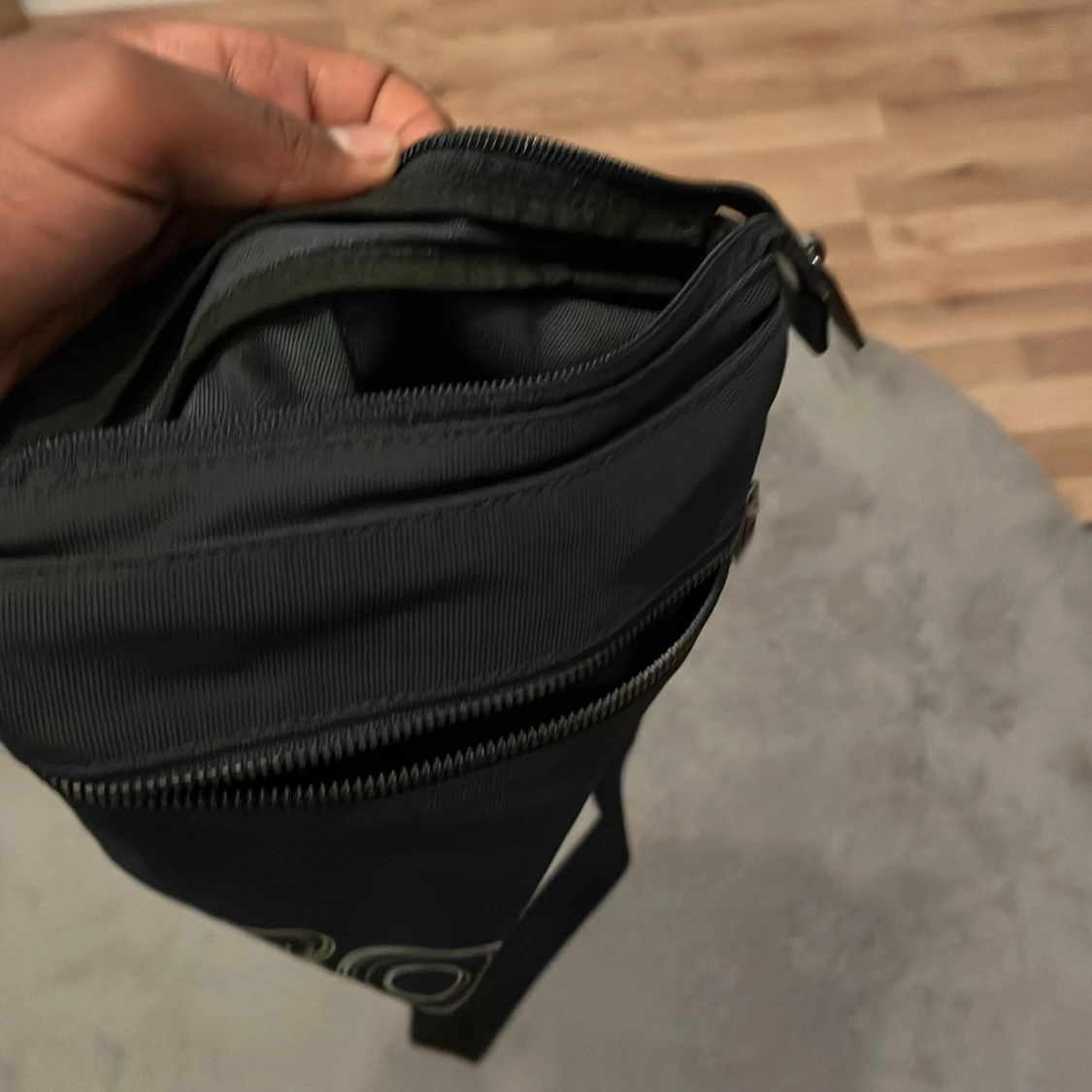 Svart axelväska från BOSS - 2