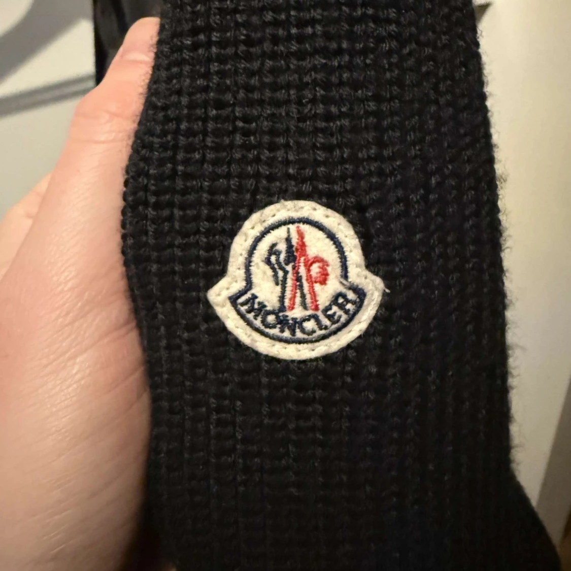 Svart Moncler pufferjacka med huva - 1