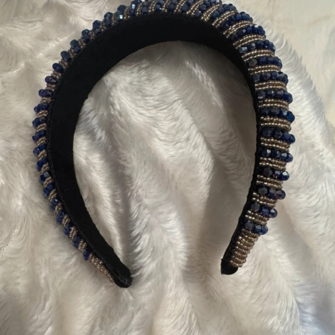 Tre breda diadem med pärlor och stenar - 3