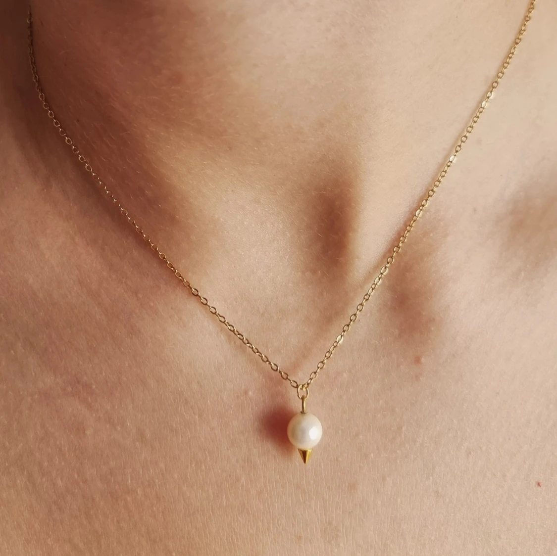 Guldhalsband med pärlhänge - 2