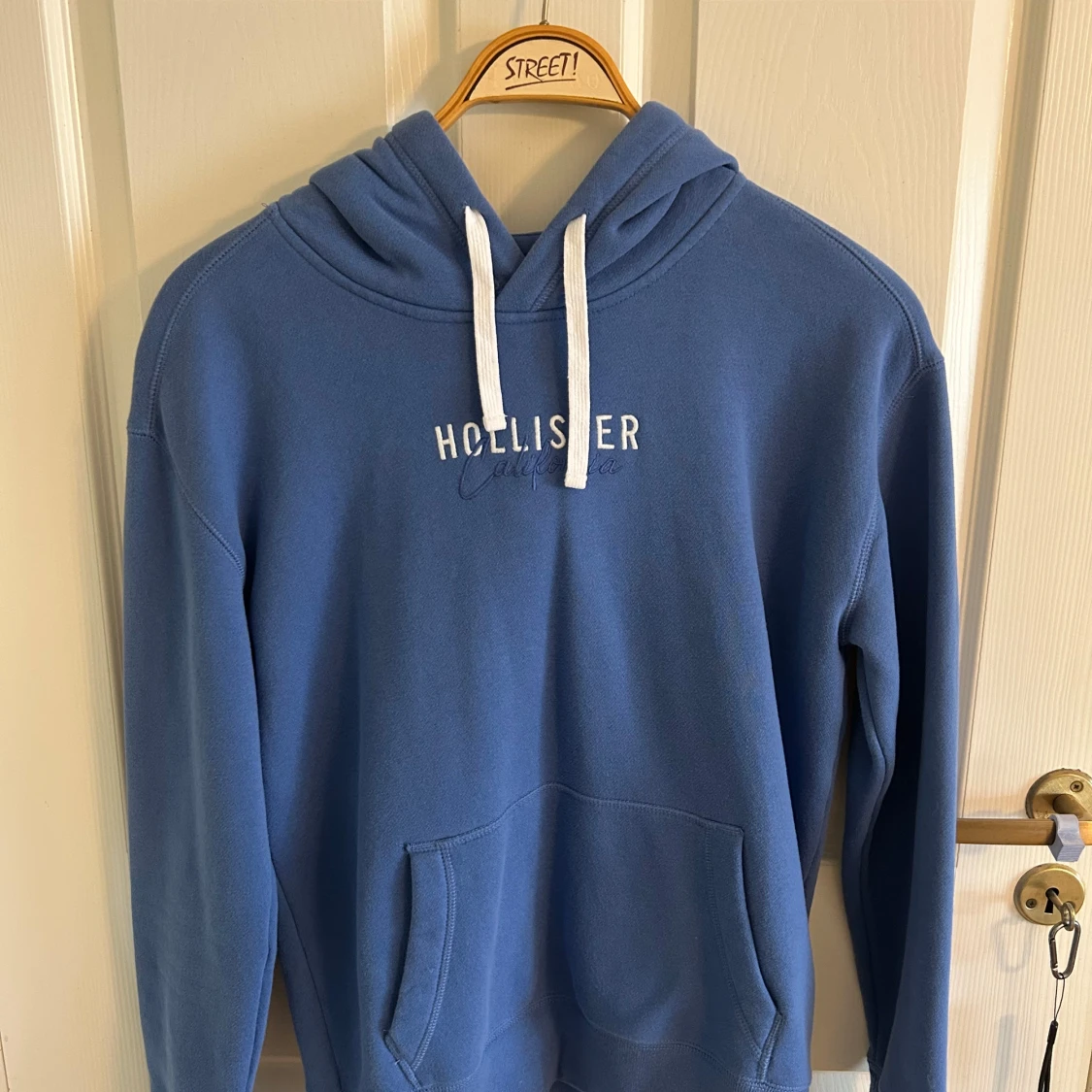 Blå hoodie från Hollister