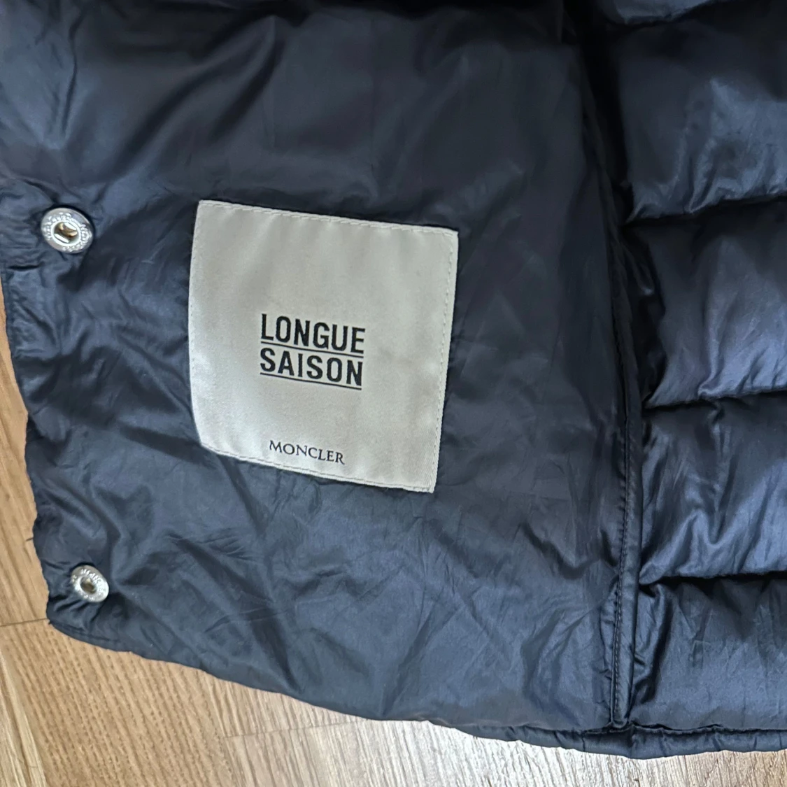 Svart dunväst från Moncler - 4