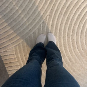 Låga jeans - Jeans från Gina, supersköna lite strechiga💕 fint skick 