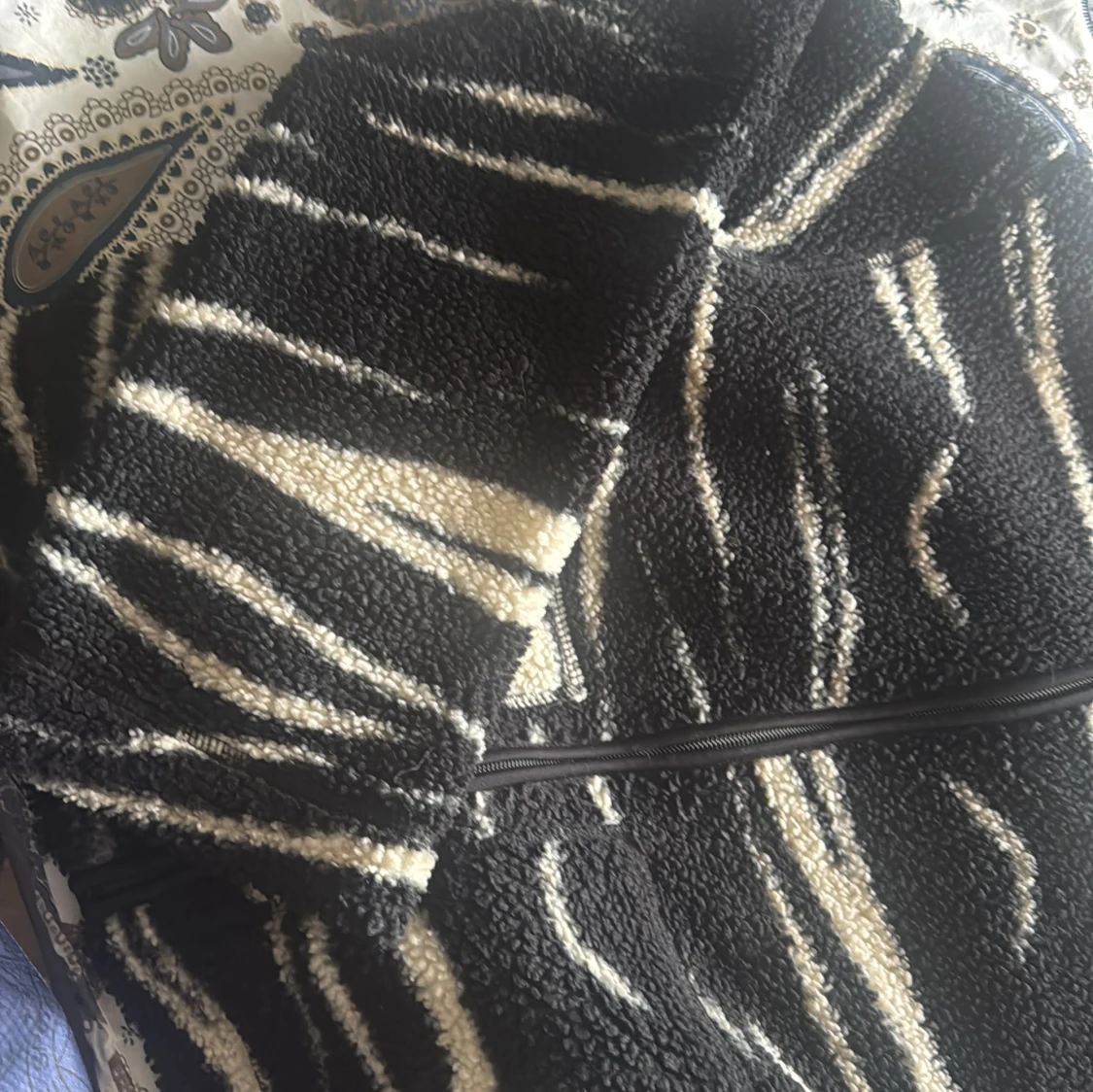 Svart teddyjacka med zebramönster H&M XS - 1