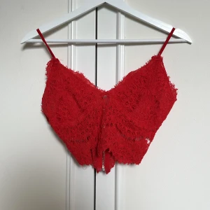 Röd spetskorsett med dragkedja - Röd spetskorsett från Missguided