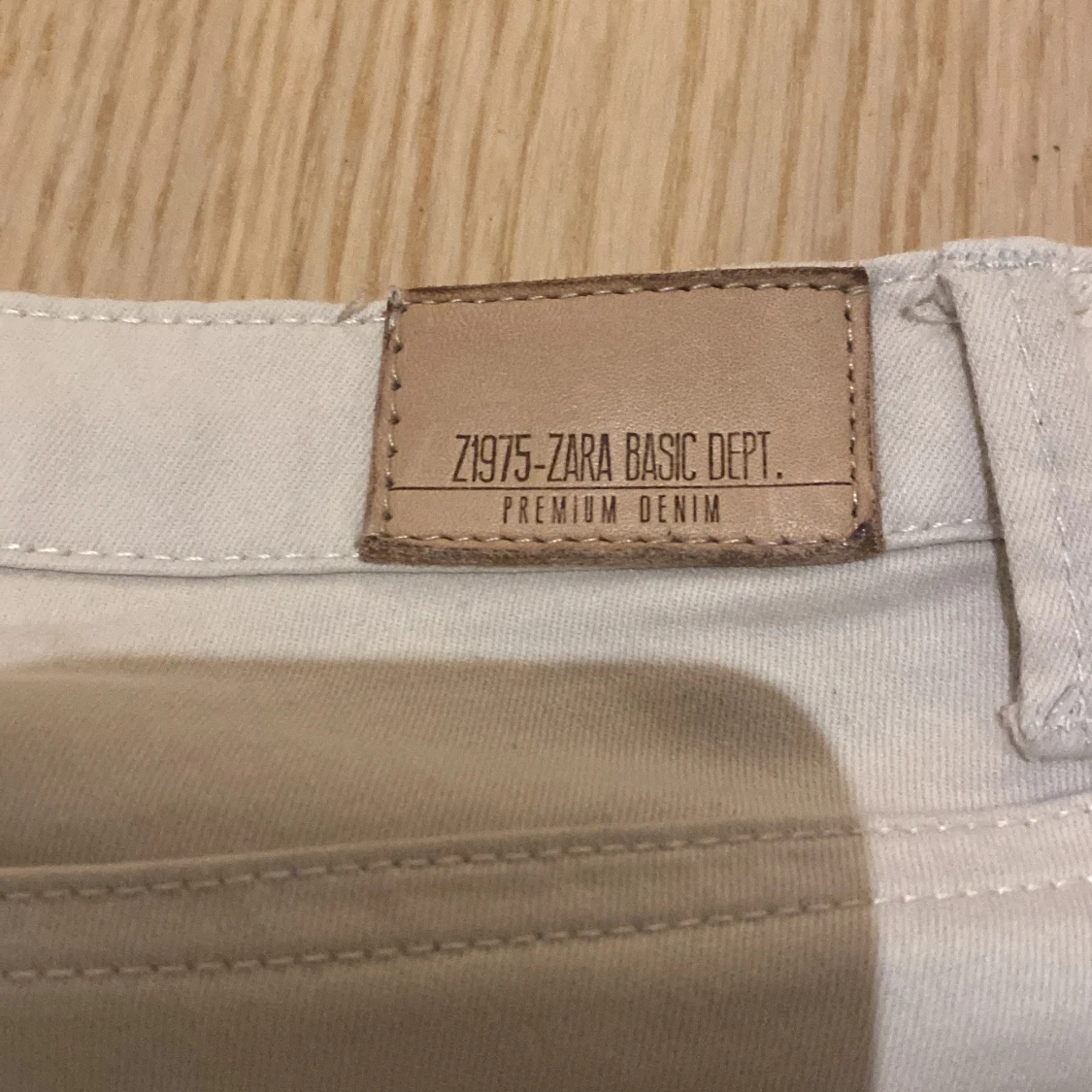Beige jeansbyxor från Zara Basic Dept. - 2