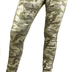 Stretchjeans kamp M/38 - Snygga helt nya kamojeans i stretchig bomull. Storlek M/38. Lite glansiga.