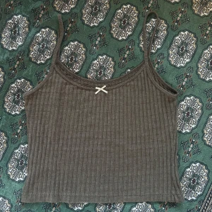 Linne från Brandy Melville - Använd ett fåtal gånger, så den är fortfarande i bra skick!