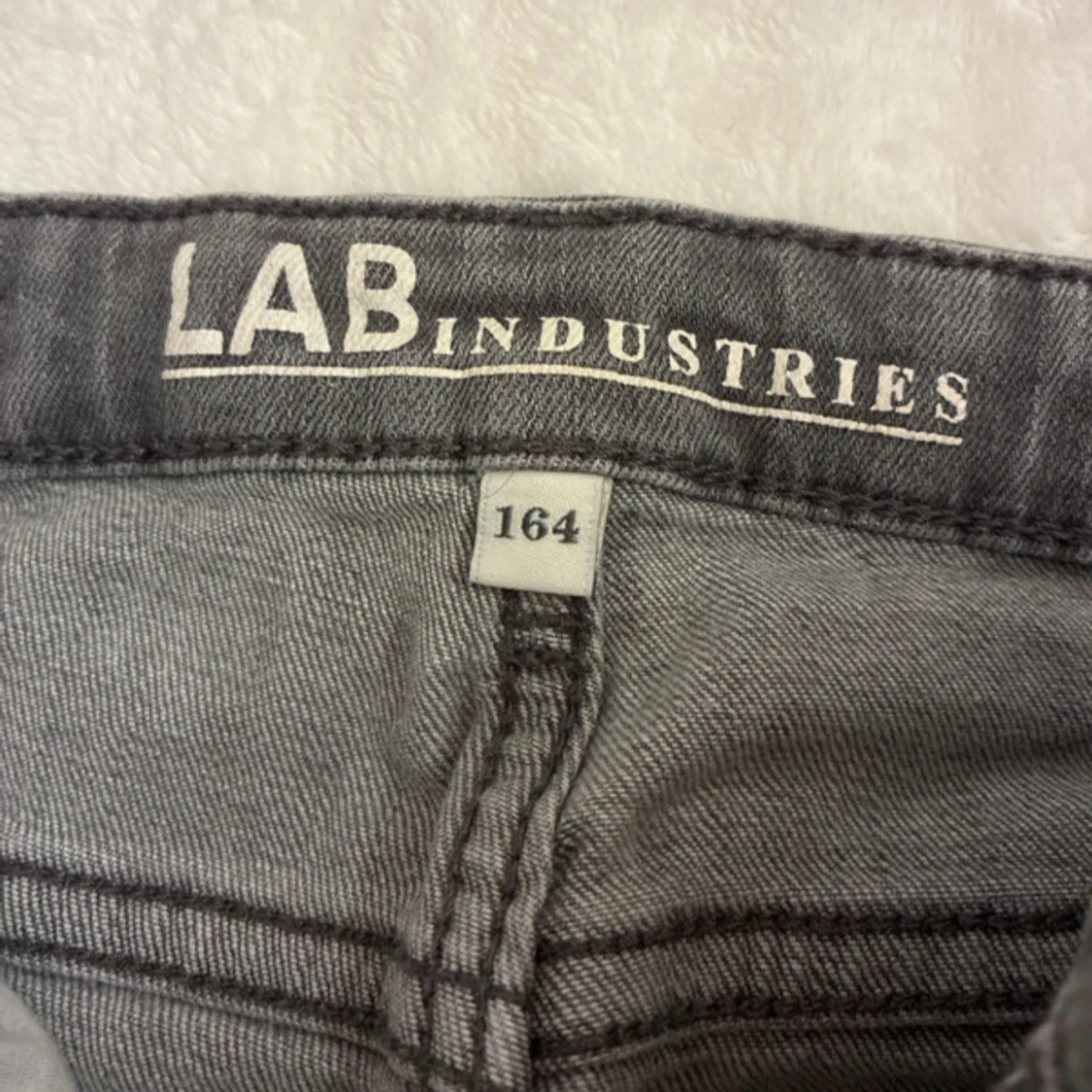 Grå bootcut jeans från LAB Industries - 3