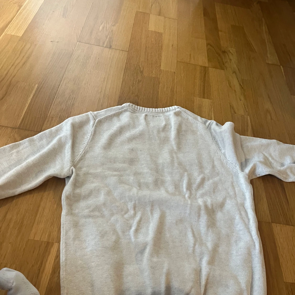 Ljusgrå stickad tröja från Bondelid - 2