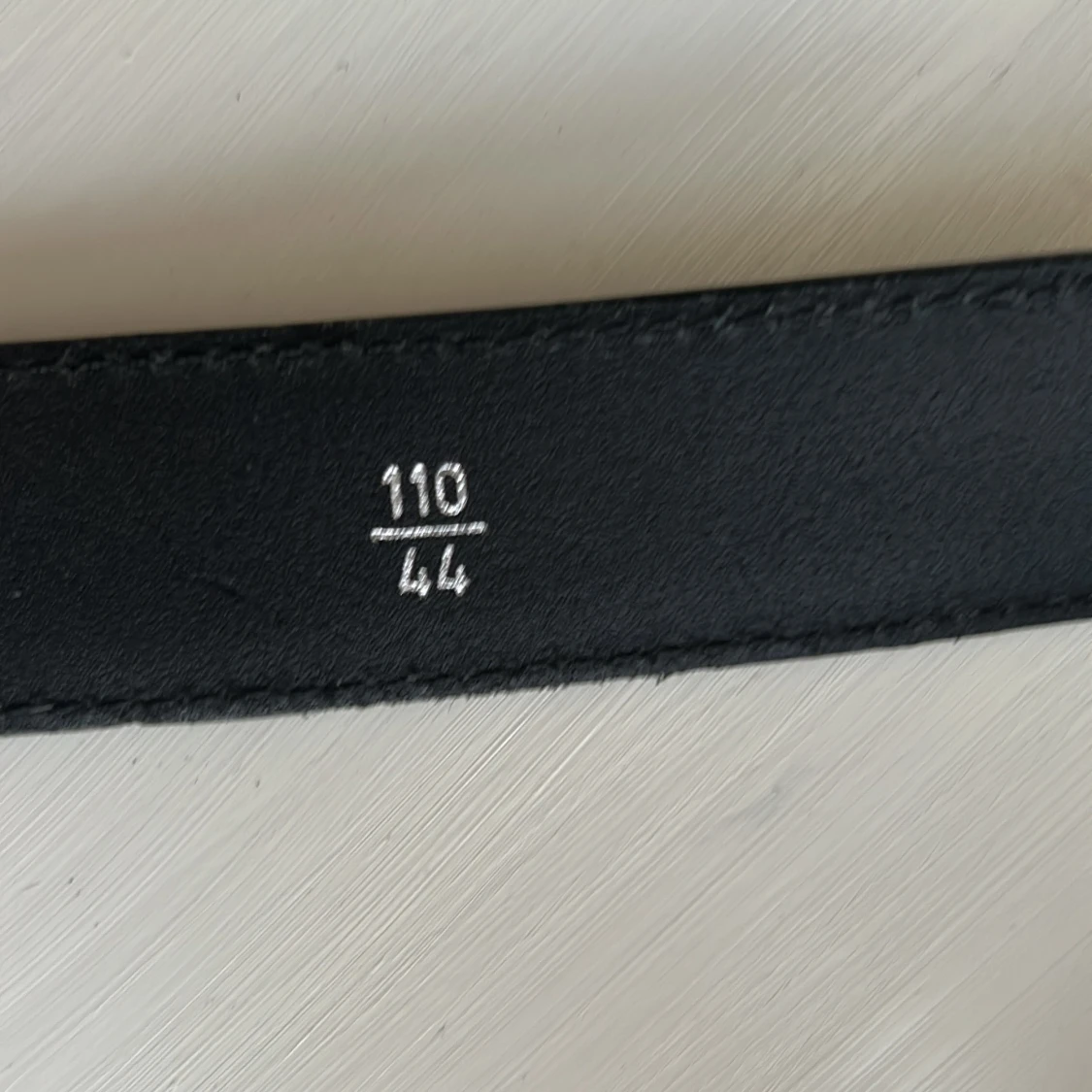 Svart läder bälte från J.Lindeberg - 2