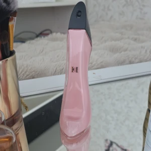 Good Girl Blush Eau de Parfum - Hej sälja min 50ml Carolina Hererra god girl blush parfym, som är inte använd. Jag fick den i present men jag gillar inte hur doftar. Tyvärr jag har inte förpackningen 