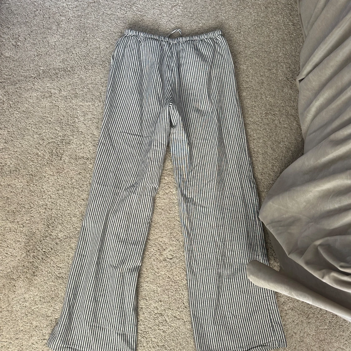 Randiga byxor från H&M Divided - 3