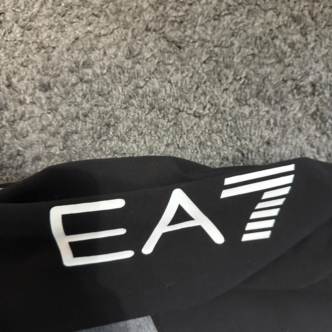 Svart långärmad tröja från Emporio Armani EA7 - 1