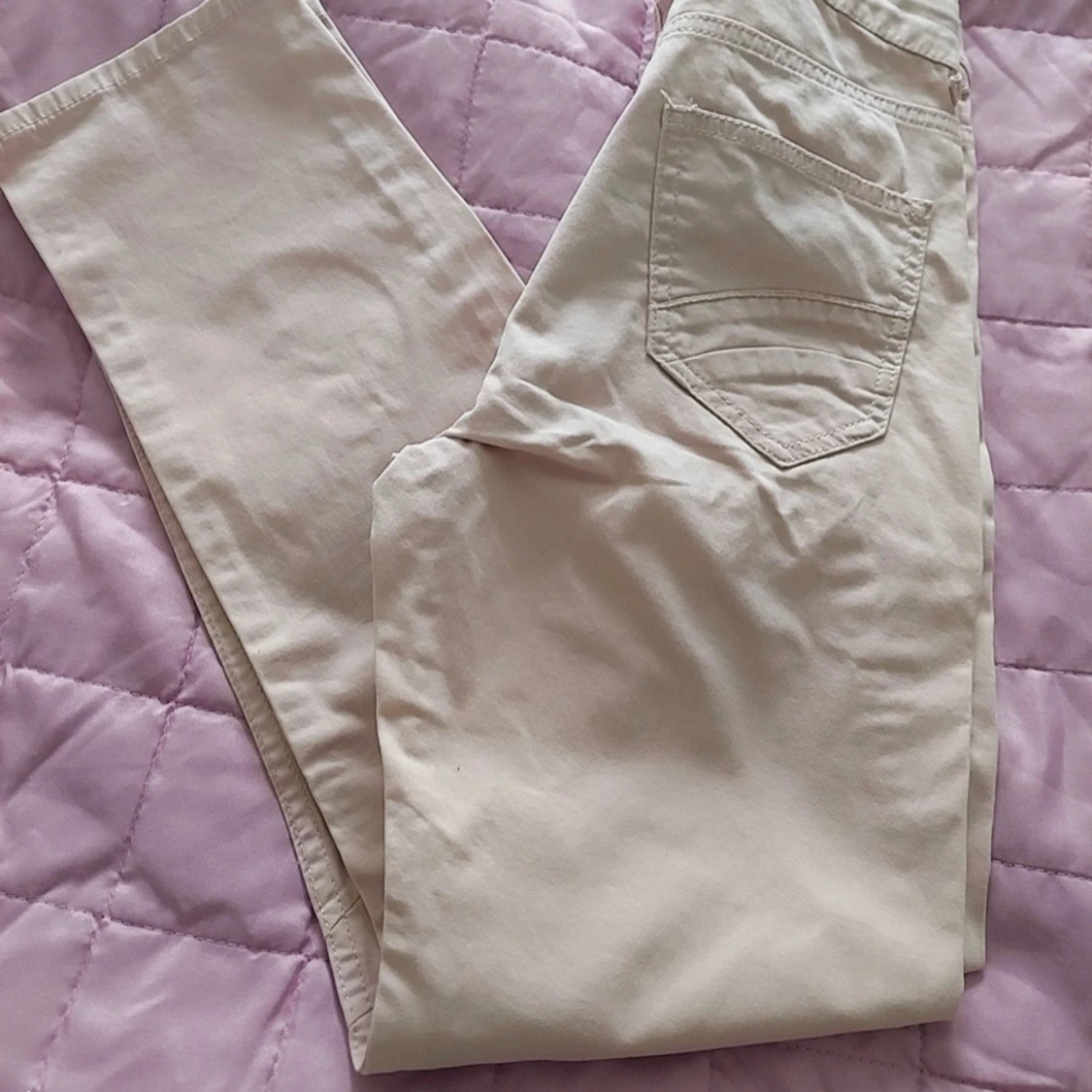 Rosa byxor med knappar, storlek 11-12 år  - 4