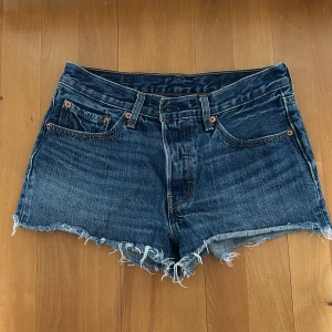 Levis shorts - Snygga Levis shorts! Storlek w27. Bra skick.