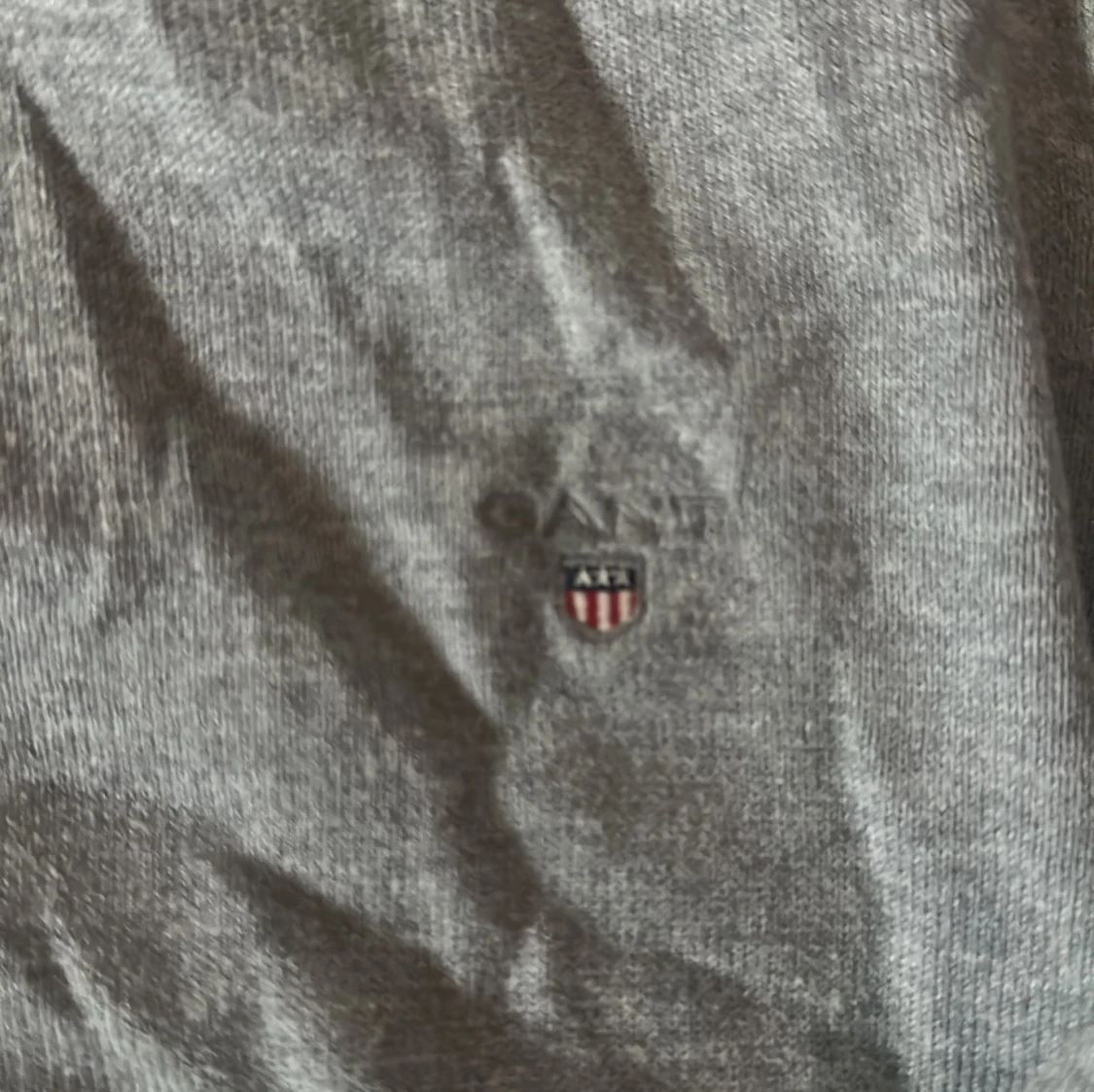 Grå tröja från GANT - 1