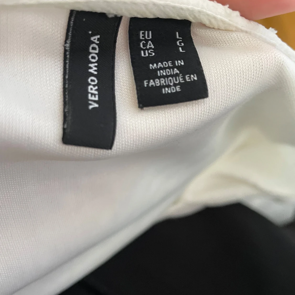 Vit omlottklänning från Vero Moda - 3