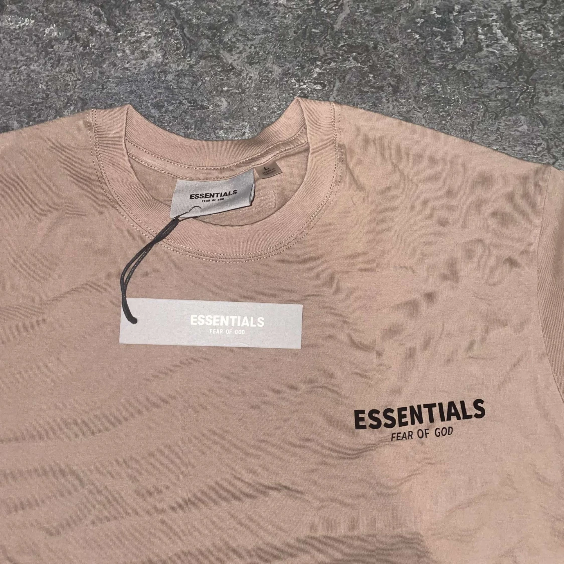Beige t-shirt från Essentials Fear of God - 3